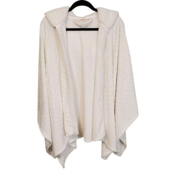 La Vie En Rose Snuggle Cape Soft Plush Hooded Warm Winter White New - Picture 1 of 9